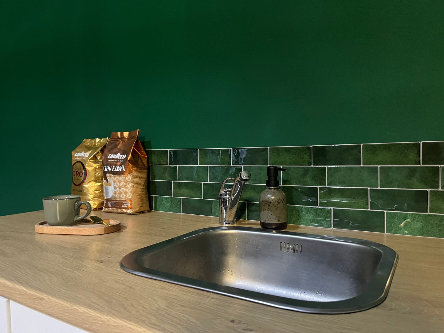 Keuken achterwand plaktegels groen evergreen elegance